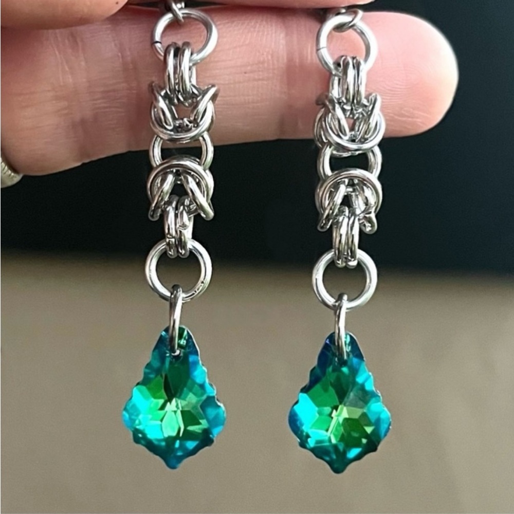 Handmade maille dangly stainless steel earrings green rainbow austrian crystals